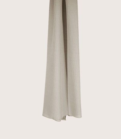 "Ontdek het ultieme comfort van onze Mio hoofddoek - een unieke mix van flexibiliteit en ademend vermogen. Geschikt voor alle seizoenen en perfect voor dagelijks gebruik. Bestel nu en ervaar de veelzijdigheid van Mio